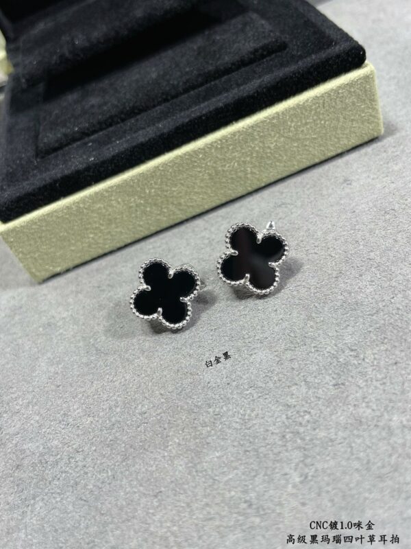Toxse Vintage Alhambra Black Earrings - Image 10
