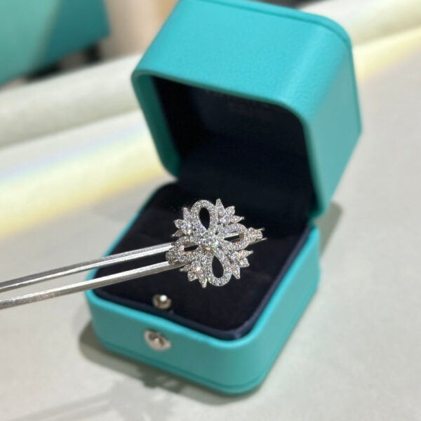 Toxse Vintage Diamond Flower Ring - Image 6