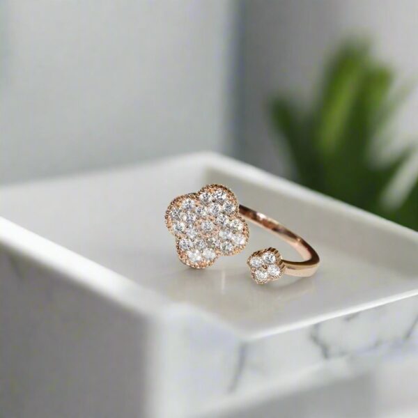 Toxse Magic Alhambra Diamond Ring - Image 4