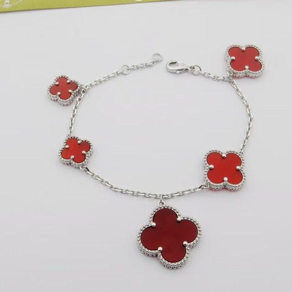 Toxse Magic Alhambra Five Carnelian Motifs Clover Bracelet - Image 2