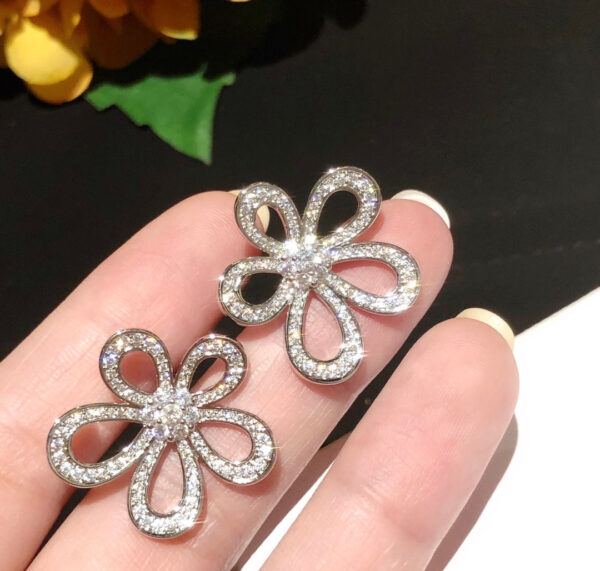 Toxse Flowerlace Diamonds Earrings - Image 4