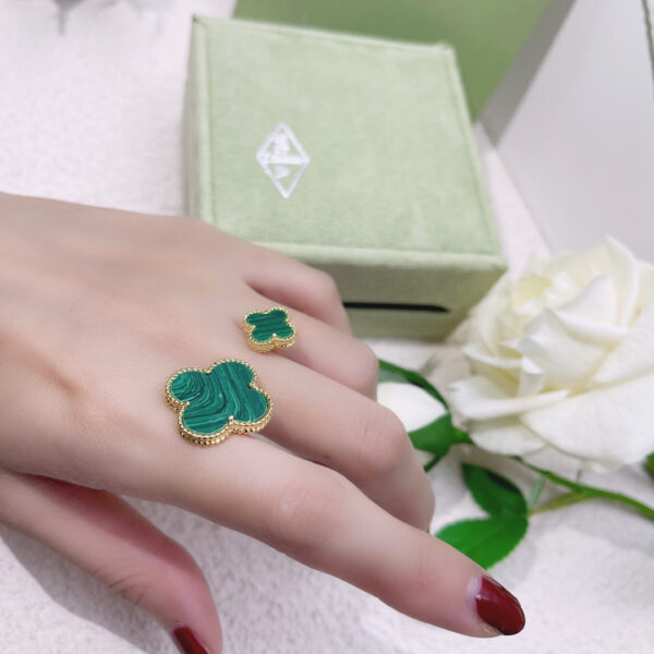 Toxse Magic Alhambra Malachite Clover Ring - Image 2