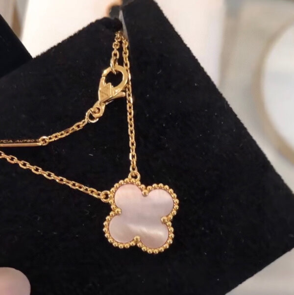 Toxse Vintage Alhambra Pink Necklace - Image 4