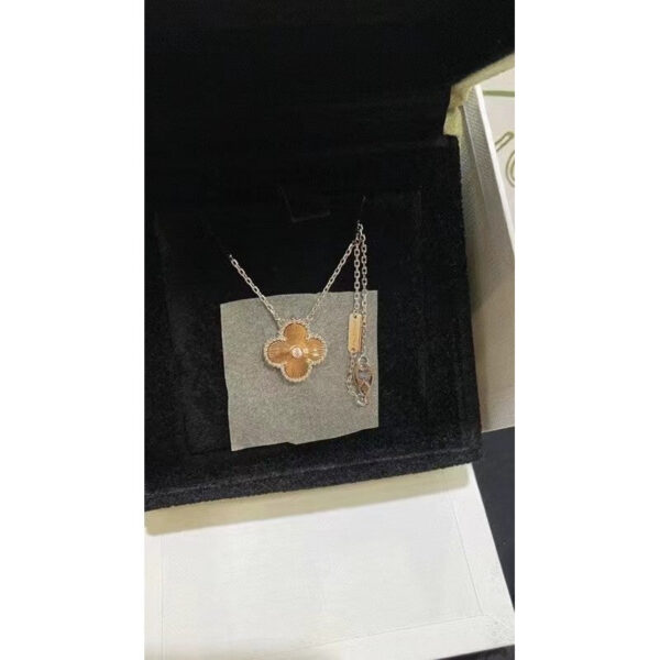 Toxse Vintage Alhambra Holiday Pendant Necklace - Image 5