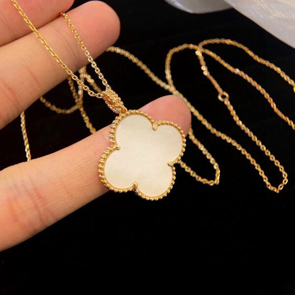 Toxse Magic Alhambra One Motif Pearl Necklace - Image 8