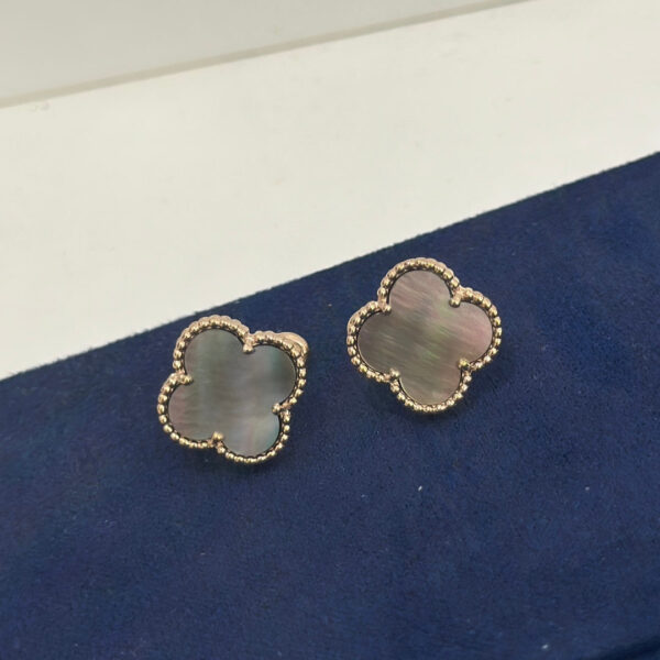 Toxse Vintage Alhambra Grey Earrings - Image 5