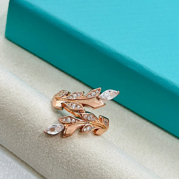Toxse Vine Bypass Diamond Ring - Image 5
