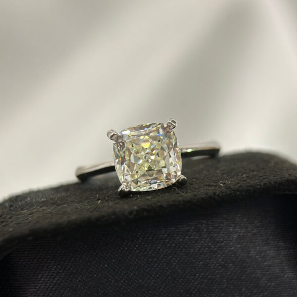 Toxse Diamond Engagement Ring - Image 8