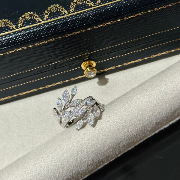 Toxse Victoria Diamond Vine Bypass Ring - Image 8