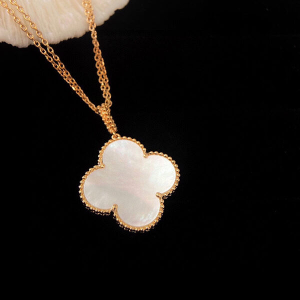 Toxse Magic Alhambra One Motif Pearl Necklace - Image 2