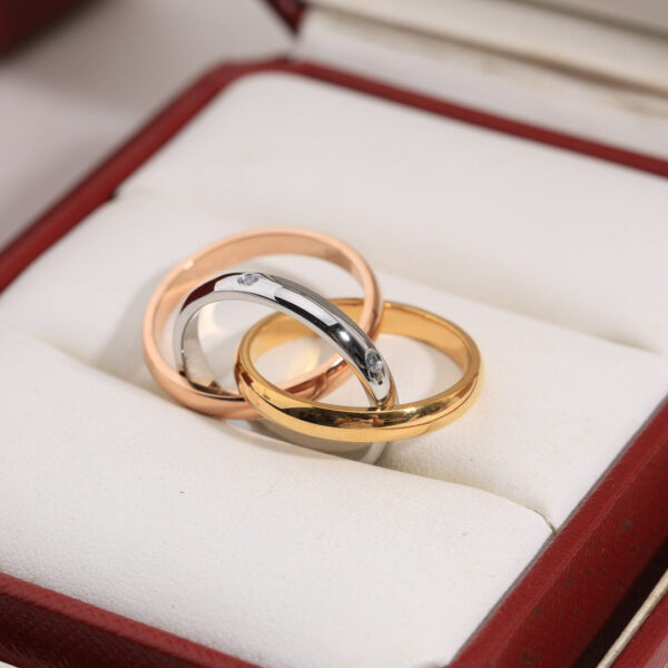 Toxse Trinity Classic Five Diamonds Ring - Image 8