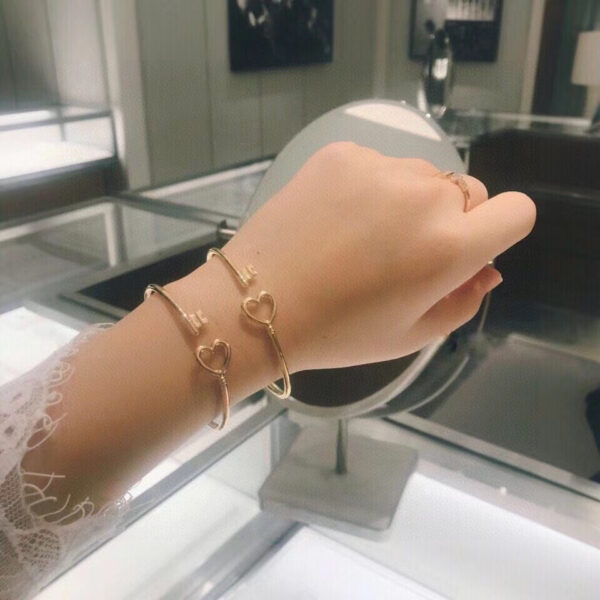 Toxse Heart Key Wire Bracelet - Image 8