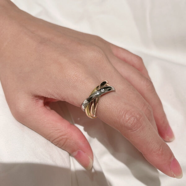 Toxse Trinity Classic Five Diamonds Ring - Image 9