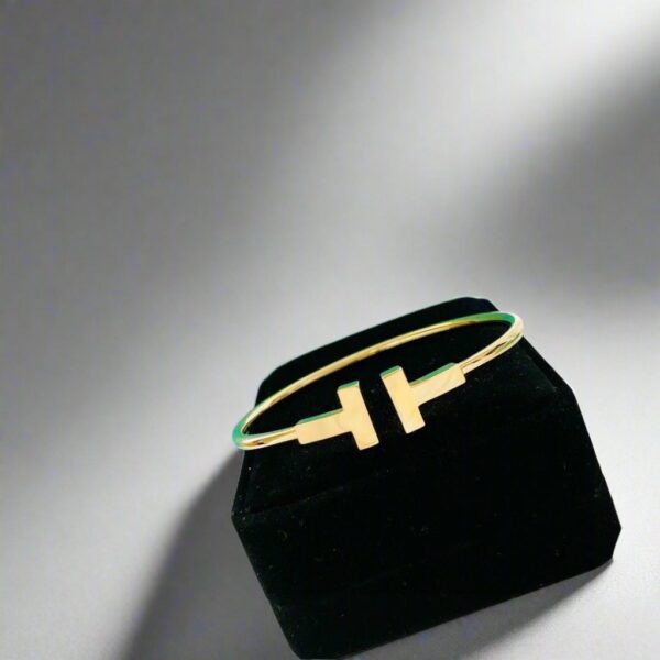 Toxse T Wire Bracelet - Image 5