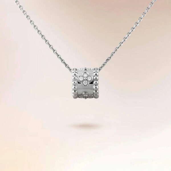 Toxse Perlee Pedant Pink Gold Necklace - Image 4