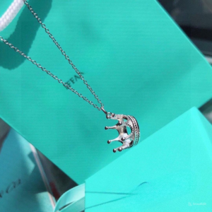 Toxse T - Jewelry Crown Pendant Necklace