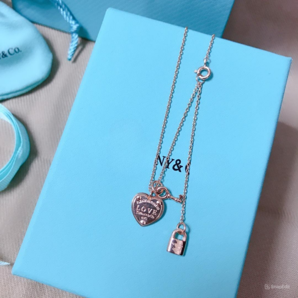 Toxse T - Jewelry Lock And Heart Charm Necklace - Image 3