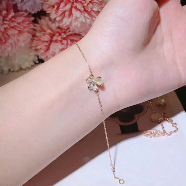 Toxse Frivole Gold Flower Diamond Bracelet - Image 2