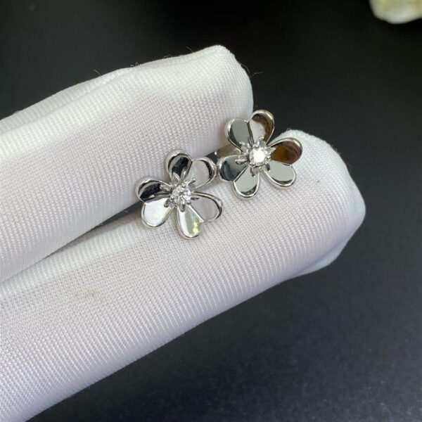 Toxse Frivole Mini Silver Flower Earrings - Image 2