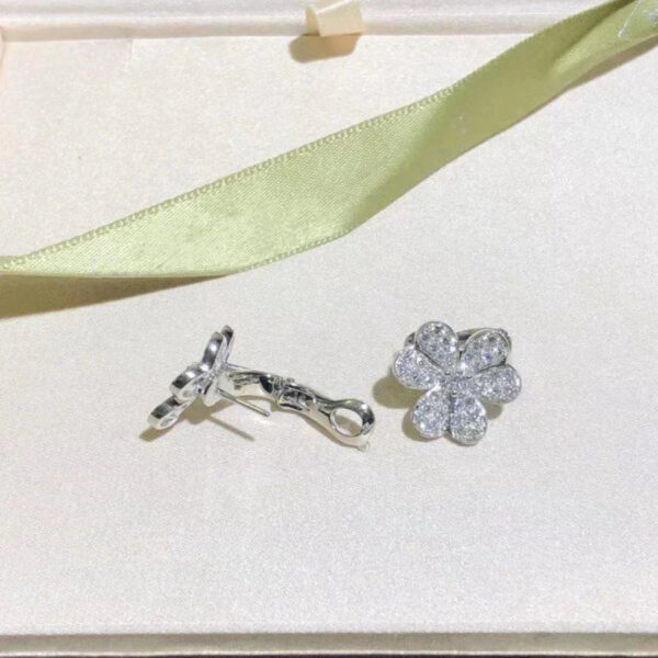 Toxse Frivole Silver Flower Diamond Earrings - Image 4