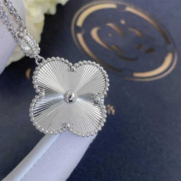 Toxse Clover Silver Big Clover Necklace - Image 5
