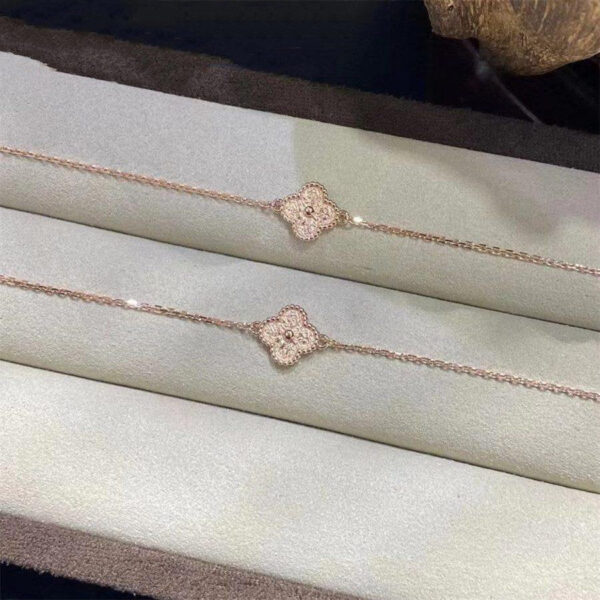Toxse Clover Pink Gold Bracelet - Image 5