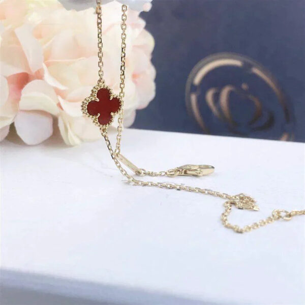 Toxse Clover Gold Carnelian Bracelet - Image 3