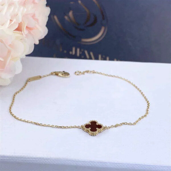 Toxse Clover Gold Carnelian Bracelet - Image 4
