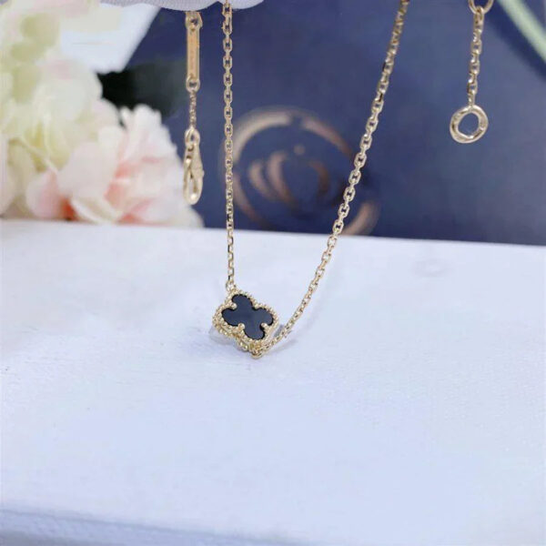 Toxse Clover Gold Onyx Bracelet - Image 5